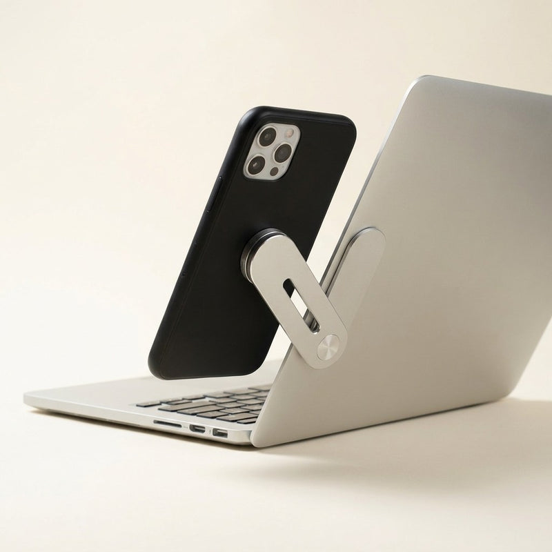 Handyhalter am Laptop